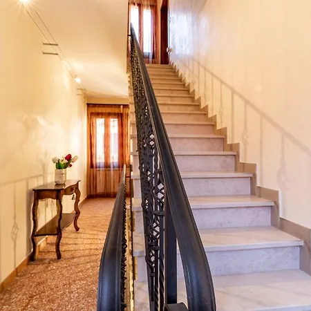 Appartement Al Campanile View And Terrace By Wonderful Italy *