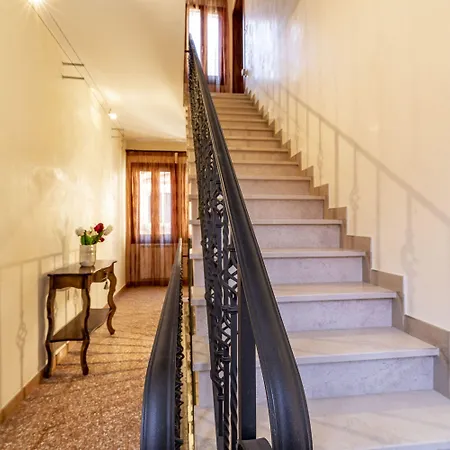 Daire Al Campanile View And Terrace By Wonderful Italy