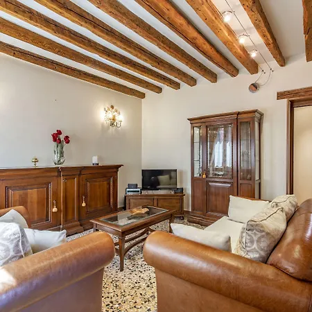 Daire Al Campanile View And Terrace By Wonderful Italy *